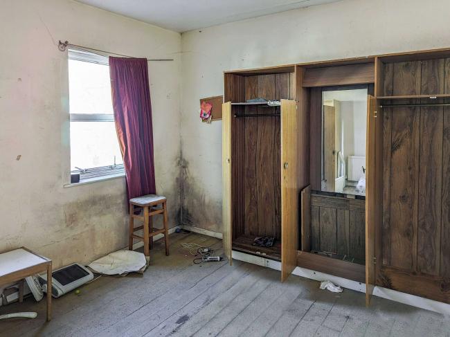 2 Dunkeld Road, Thornton Heath, London SE25 6QH
 3