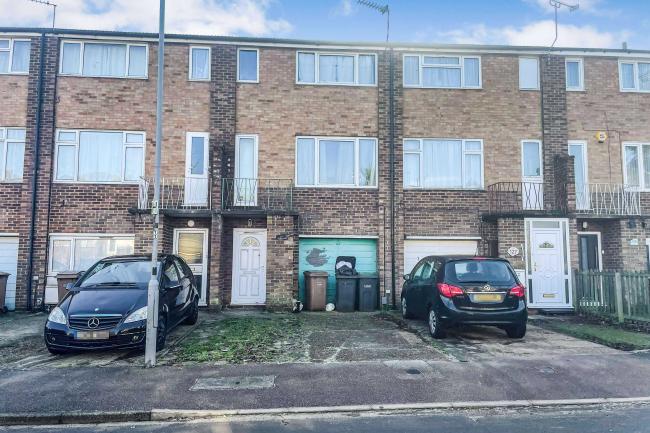 125 Tenby Drive, Maidenhall, Luton LU4 9BN 2