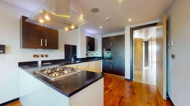 7 Crystal Court, 95 Bramley Road, Southgate, London, N14 4EY 4