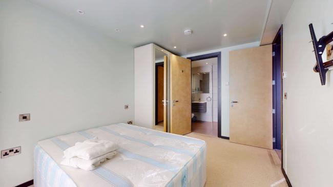 7 Crystal Court, 95 Bramley Road, Southgate, London, N14 4EY 4