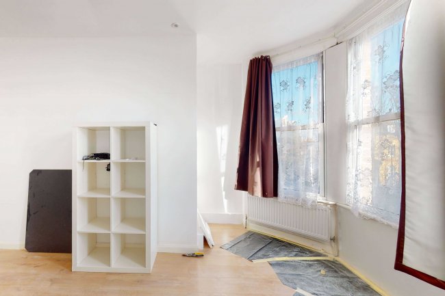 244 Burrage Road, Woolwich, London, SE18 7JP
 4