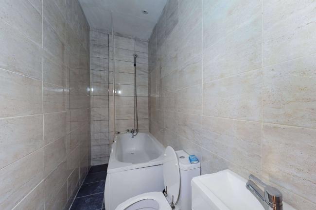 244 Burrage Road, Woolwich, London, SE18 7JP
 4