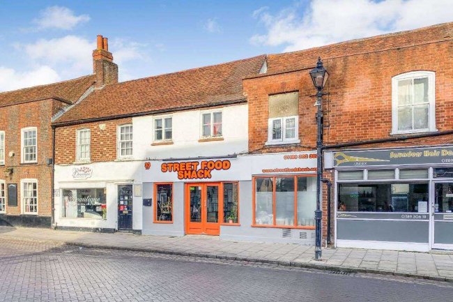 33 High Street, Theale, Berkshire RG7 5AH 8