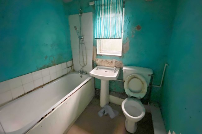 52 The Crescent, St. Neots, Cambridgeshire, PE19 1EE 7