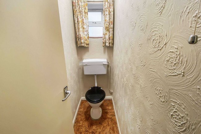 64 Fenton Road, Warboys, Huntingdon, Cambridgeshire, PE28 2SL
 9