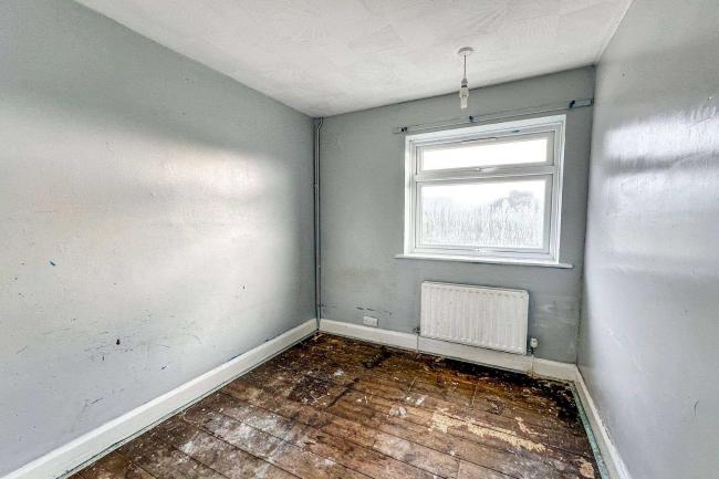 27 Warren Crescent, Southampton, SO16 6BW 1