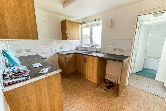 20 Priory Place, Faversham, Kent ME13 7HF 4