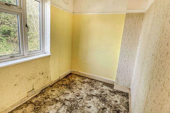 34 Seddon Road, Morden, Surrey SM4 6EL 1