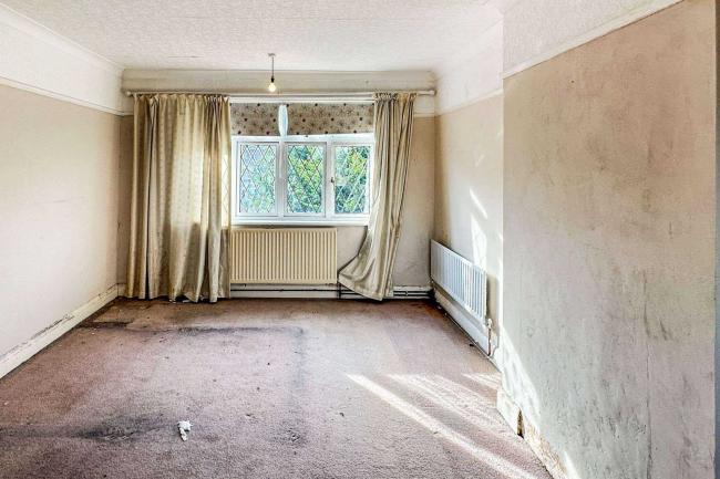 34 Seddon Road, Morden, Surrey SM4 6EL 1