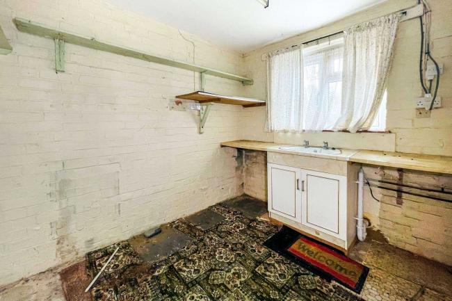 86 Blackdown View, Illminster TA19 0BD 5