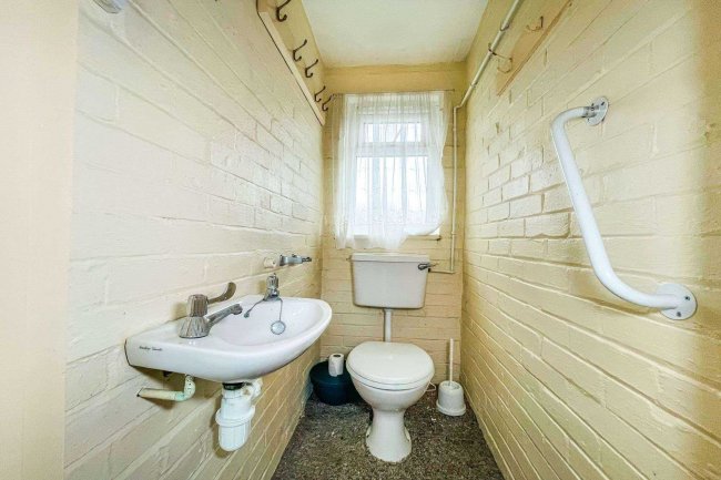 86 Blackdown View, Illminster TA19 0BD 5