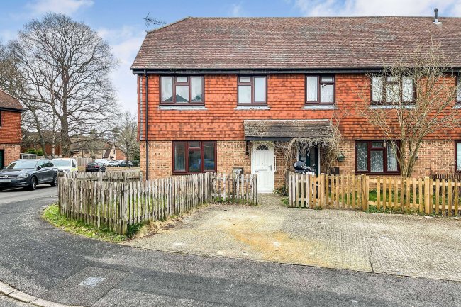 1 Kingfisher Close, Bordon, GU35 0XX 7