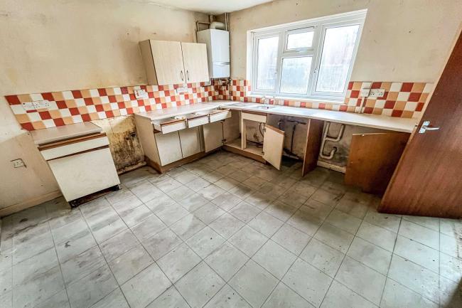 1 Kingfisher Close, Bordon, GU35 0XX 7