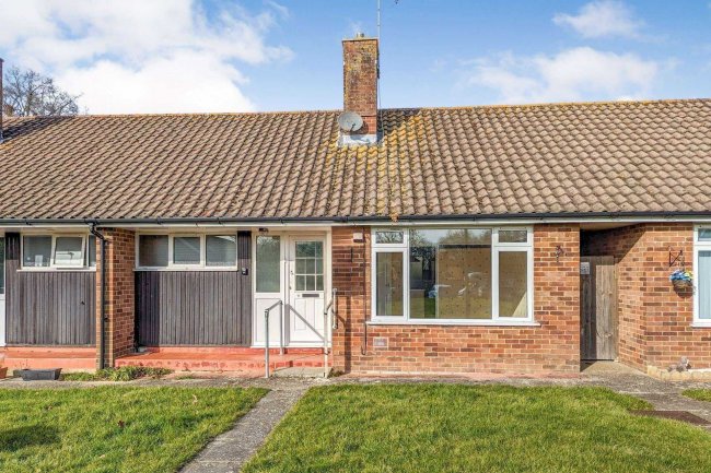 9 Benbow Close, Horndean PO8 9LU  4