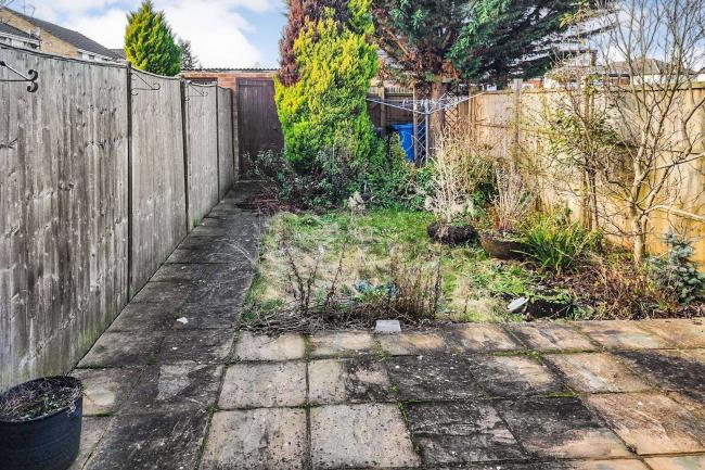 11 Dawson Close, Windsor, SL4 3QZ 1