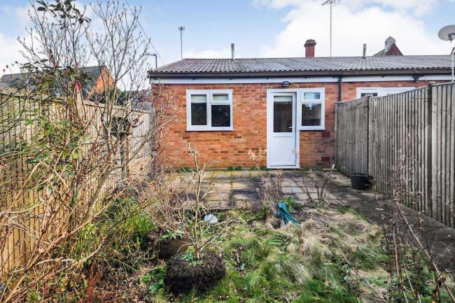 11 Dawson Close, Windsor, SL4 3QZ 1