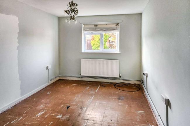 11 Dawson Close, Windsor, SL4 3QZ 1