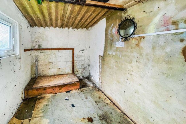 74 Southmead Crescent, Crewkerne, Somerset, TA18 8DL 10