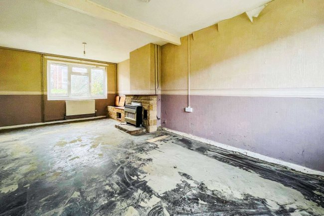 74 Southmead Crescent, Crewkerne, Somerset, TA18 8DL 10