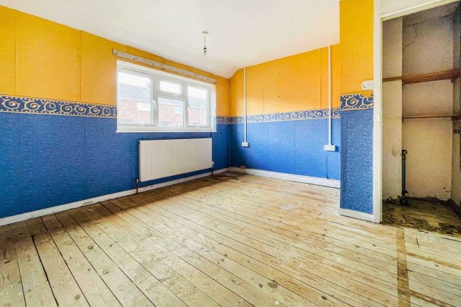 74 Southmead Crescent, Crewkerne, Somerset, TA18 8DL 10