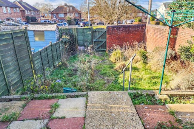 13 Piner Cottages, Wolf Lane, Windsor, SL4 4JD 2