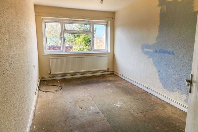 13 Piner Cottages, Wolf Lane, Windsor, SL4 4JD 2