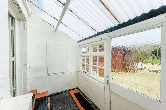 10 Newtown, Coat Road, Martock, Somerset, TA12 6EX 6