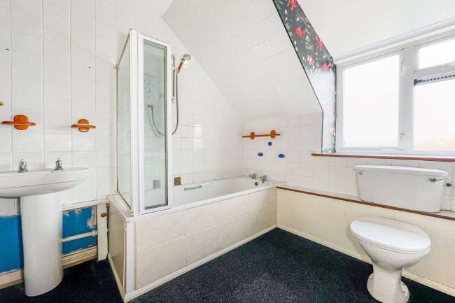 10 Newtown, Coat Road, Martock, Somerset, TA12 6EX 6