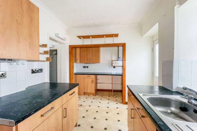 10 Newtown, Coat Road, Martock, Somerset, TA12 6EX 6