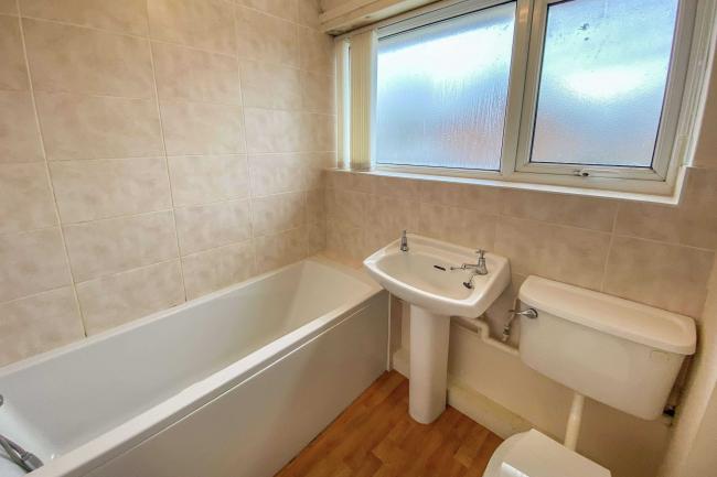 46 Abbey Road, Yeovil, Somerset, BA21 3EZ 5