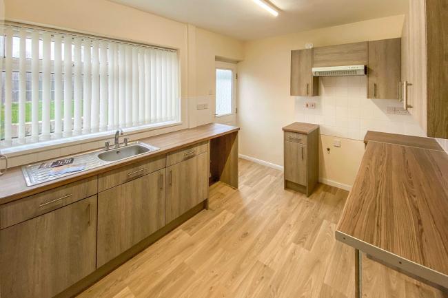 46 Abbey Road, Yeovil, Somerset, BA21 3EZ 5