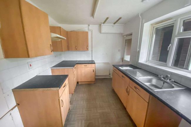 24 Victoria Park, Castle Cary, Somerset, BA7 7DG 9