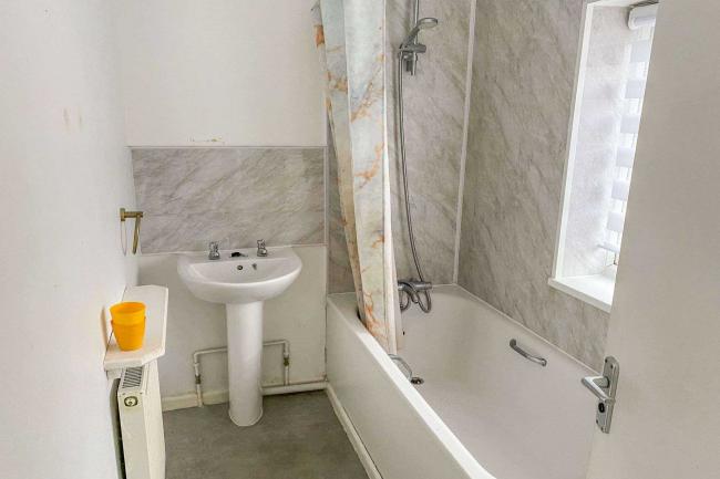 24 Victoria Park, Castle Cary, Somerset, BA7 7DG 9