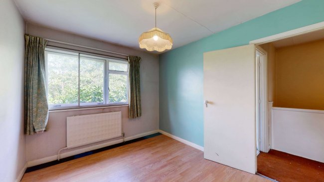 178 Staines Road East, Sunbury-on-Thames, Surrey, TW16 5AY 8