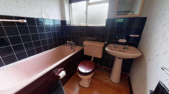 178 Staines Road East, Sunbury-on-Thames, Surrey, TW16 5AY 8