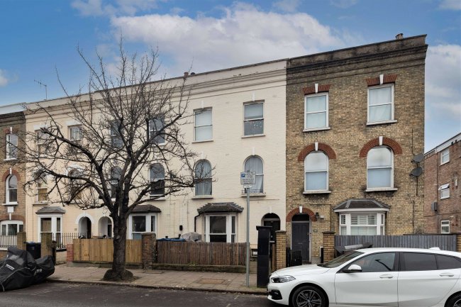 121a Hartfield Road, Wimbledon, London SW19 3TJ 1