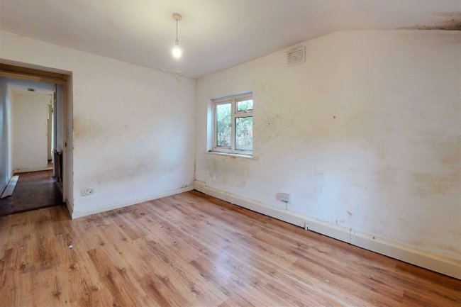 121a Hartfield Road, Wimbledon, London SW19 3TJ 1