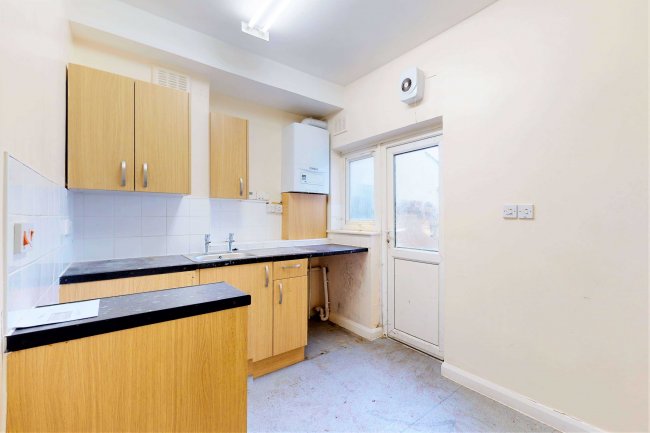 121a Hartfield Road, Wimbledon, London SW19 3TJ 1