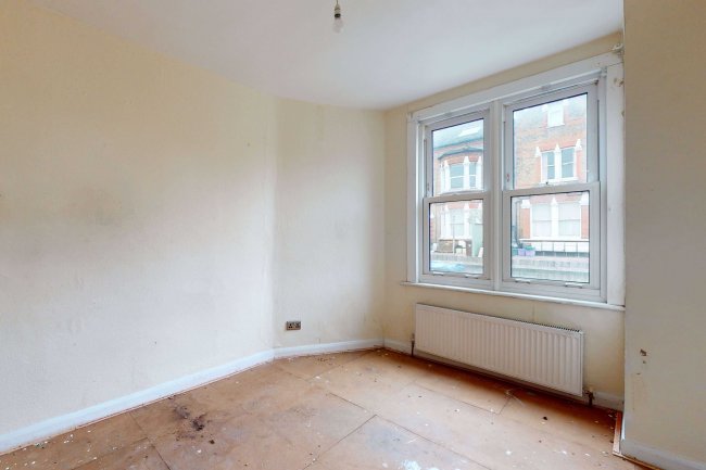 25 Robinson Road, Tooting, London SW17 9DL 2