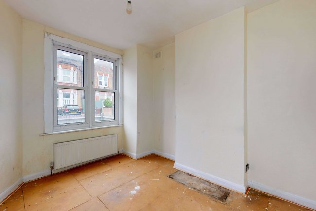 25 Robinson Road, Tooting, London SW17 9DL 2