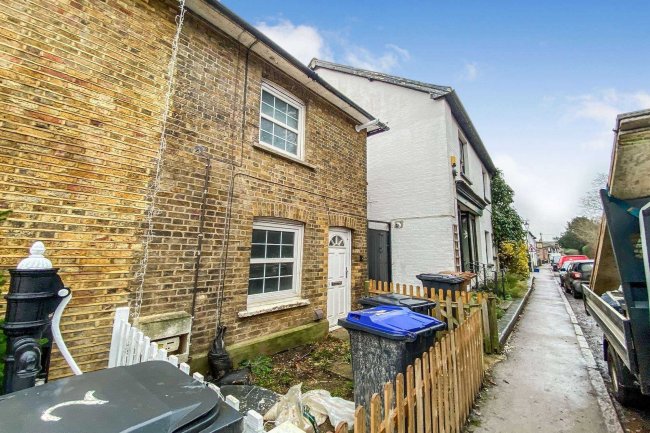 3 Chapel Cottages, Much Hadham, Herts, SG10 6DF
 7