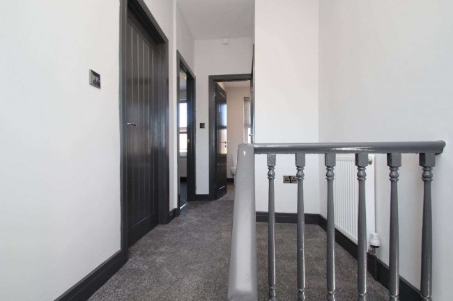 14 Oaks Fold, Bradford, BD5 8BJ 1