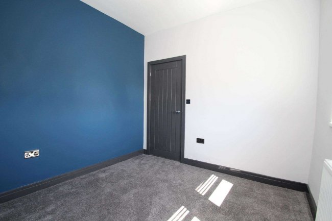 14 Oaks Fold, Bradford, BD5 8BJ 1