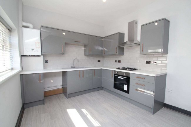 14 Oaks Fold, Bradford, BD5 8BJ 1