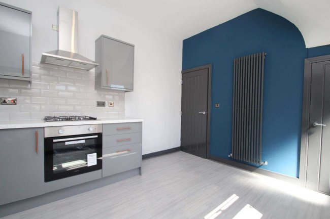 14 Oaks Fold, Bradford, BD5 8BJ 1