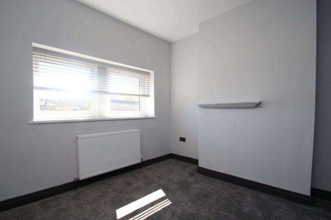 14 Oaks Fold, Bradford, BD5 8BJ 1