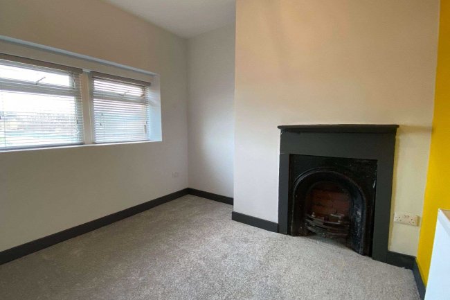 16 Oaks Fold, Bradford, BD5 8BJ 2