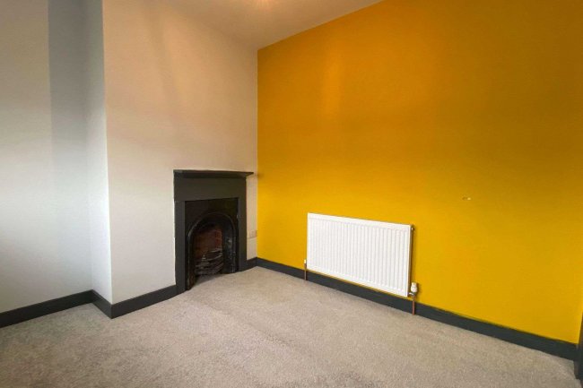 16 Oaks Fold, Bradford, BD5 8BJ 2