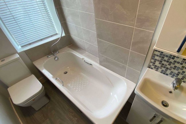 16 Oaks Fold, Bradford, BD5 8BJ 2