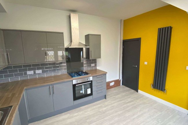 16 Oaks Fold, Bradford, BD5 8BJ 2